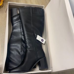 NWT Women’s leather boots size 11
